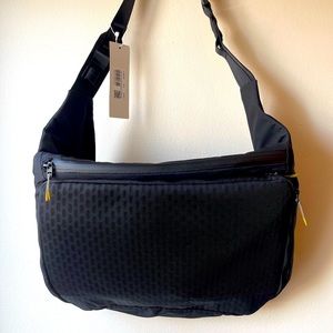NEW - lululemon LAB expandable bag - NWT